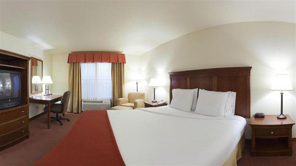 Holiday Inn Express Turlock By Ihg Εξωτερικό φωτογραφία