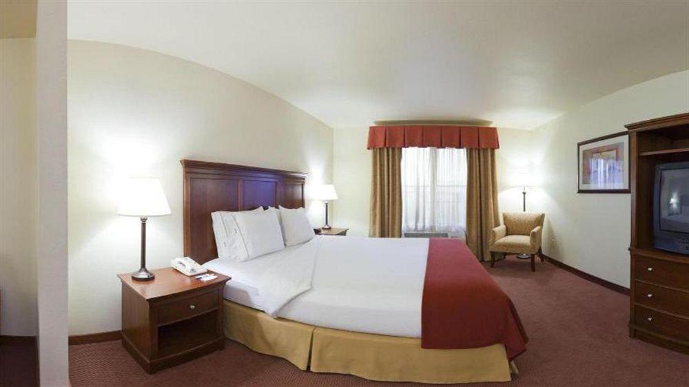 Holiday Inn Express Turlock By Ihg Εξωτερικό φωτογραφία
