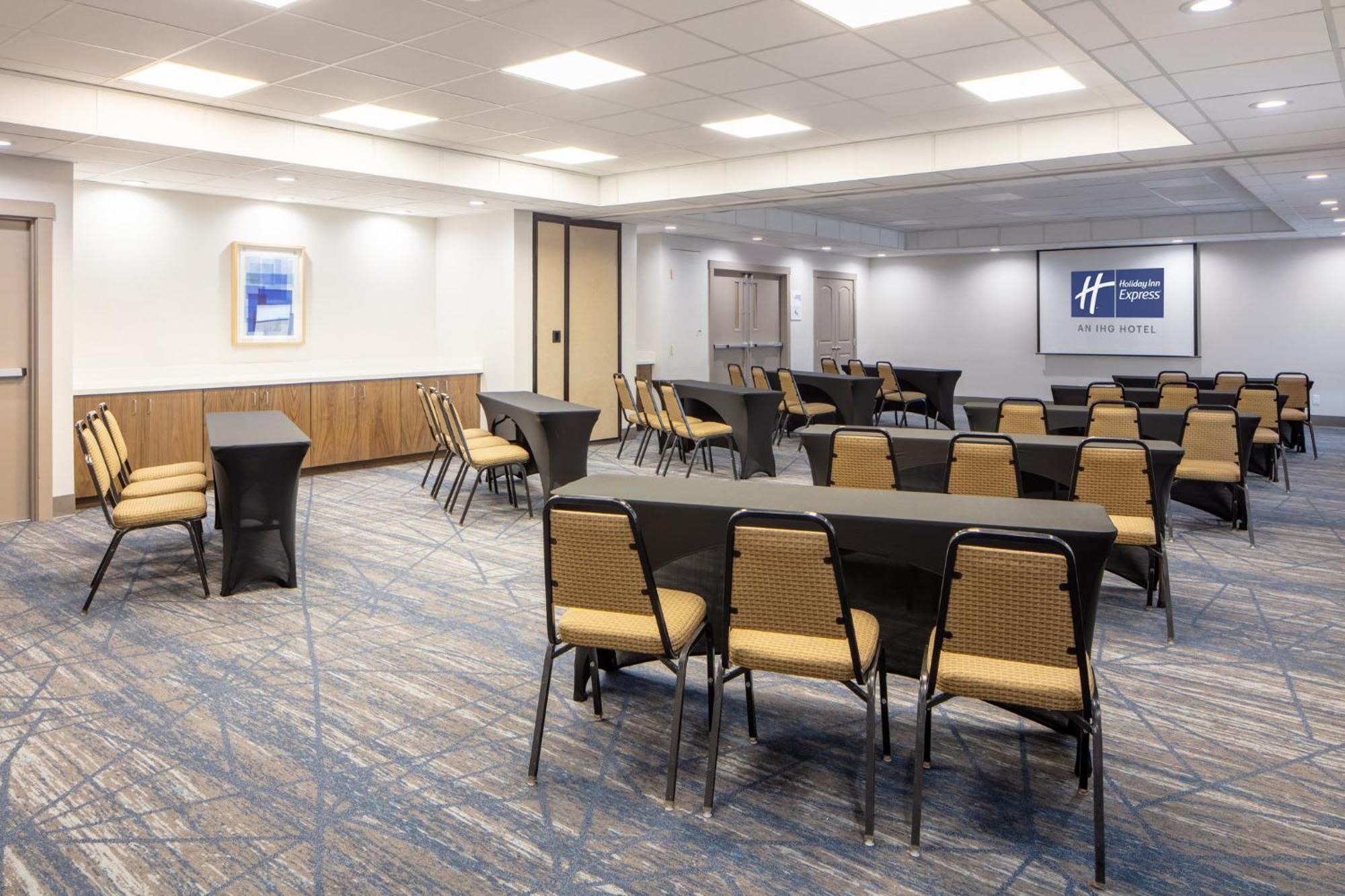 Holiday Inn Express Turlock By Ihg Εξωτερικό φωτογραφία