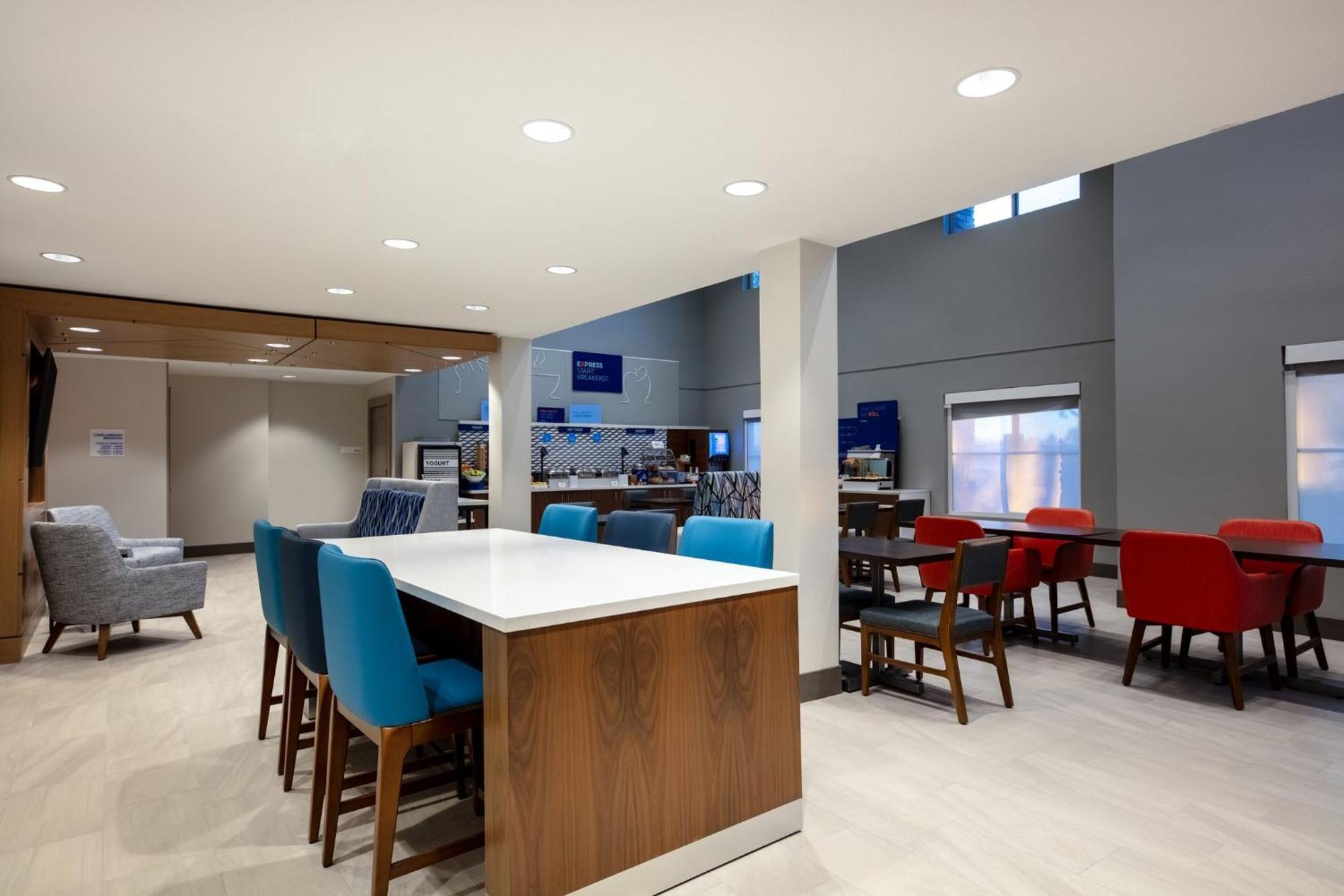 Holiday Inn Express Turlock By Ihg Εξωτερικό φωτογραφία