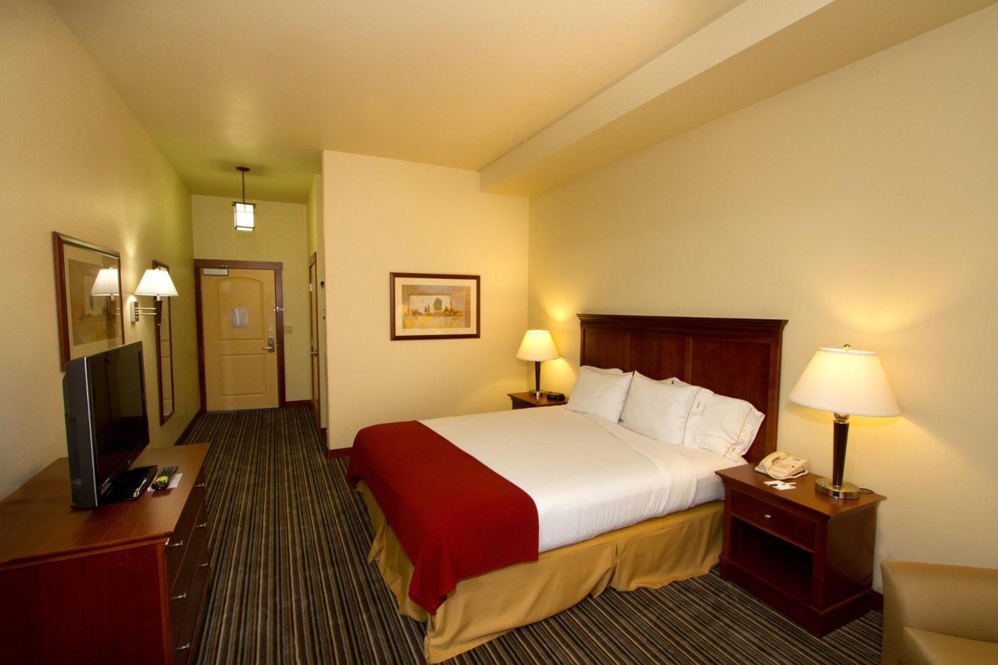 Holiday Inn Express Turlock By Ihg Εξωτερικό φωτογραφία