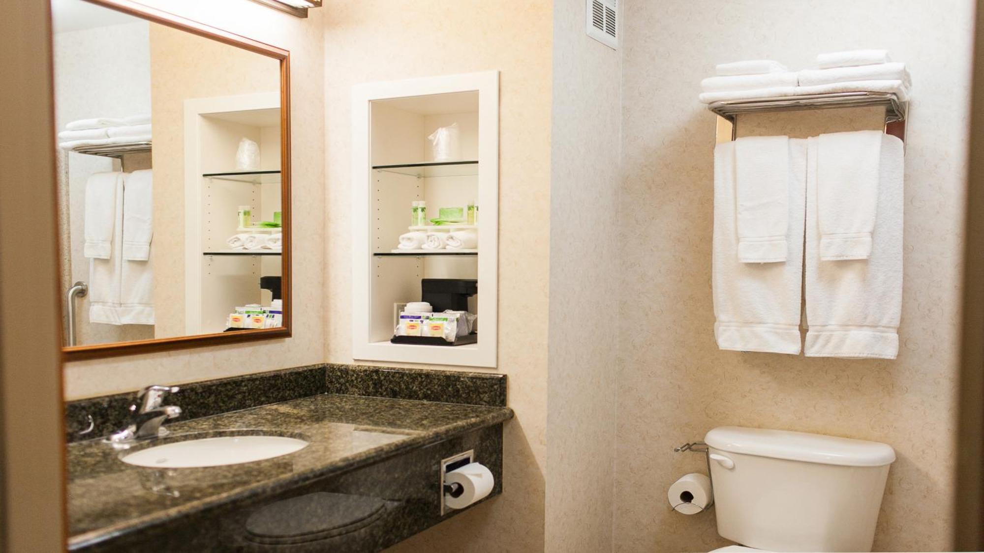Holiday Inn Express Turlock By Ihg Εξωτερικό φωτογραφία
