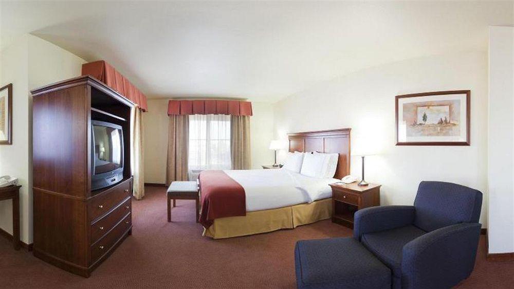 Holiday Inn Express Turlock By Ihg Εξωτερικό φωτογραφία