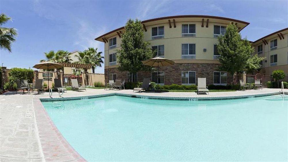 Holiday Inn Express Turlock By Ihg Εξωτερικό φωτογραφία