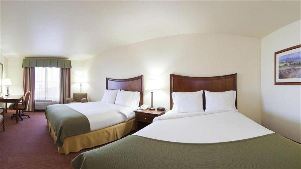 Holiday Inn Express Turlock By Ihg Εξωτερικό φωτογραφία